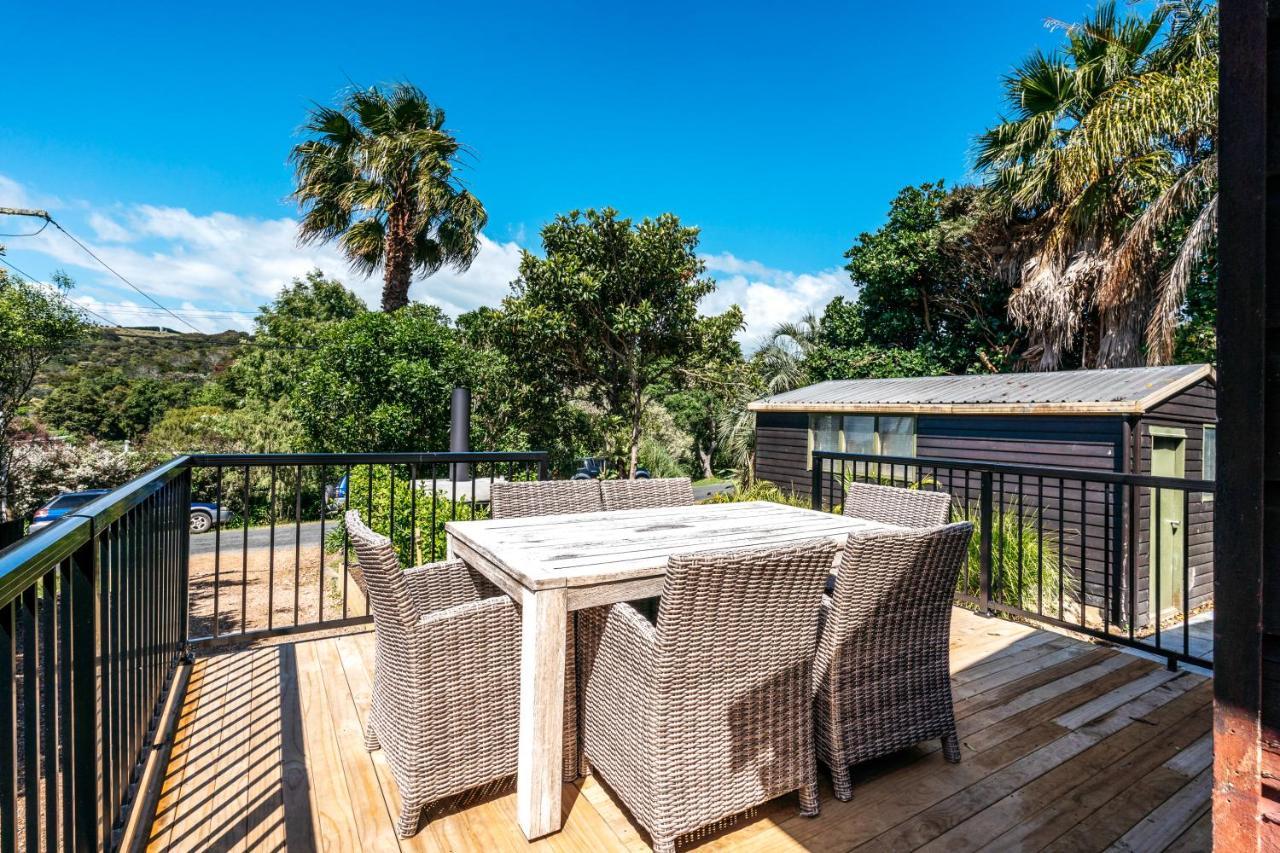Relax On Ridge Villa Oneroa Exterior photo