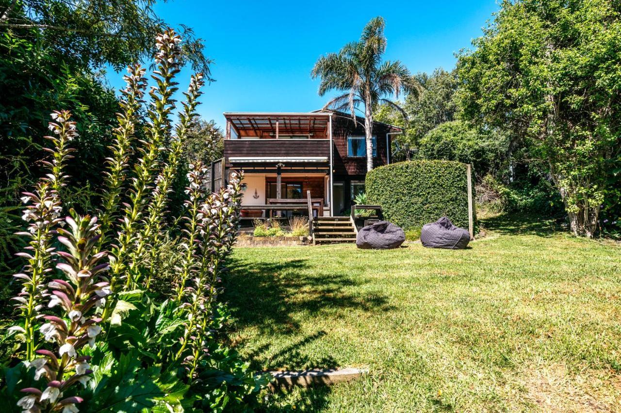 Relax On Ridge Villa Oneroa Exterior photo